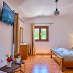 Amarilda - Private Pool & Garden In Corfu Apartment